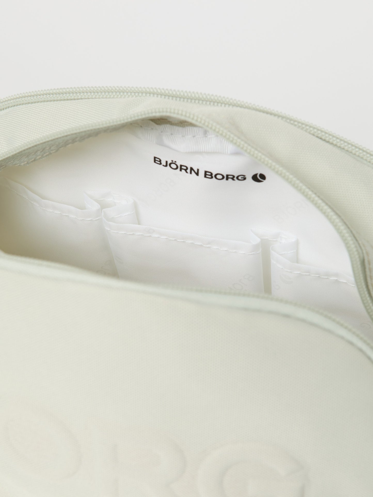 Bjorn Borg Νεσσεσέρ - Borg Embossed Toilet case - Silver Birch