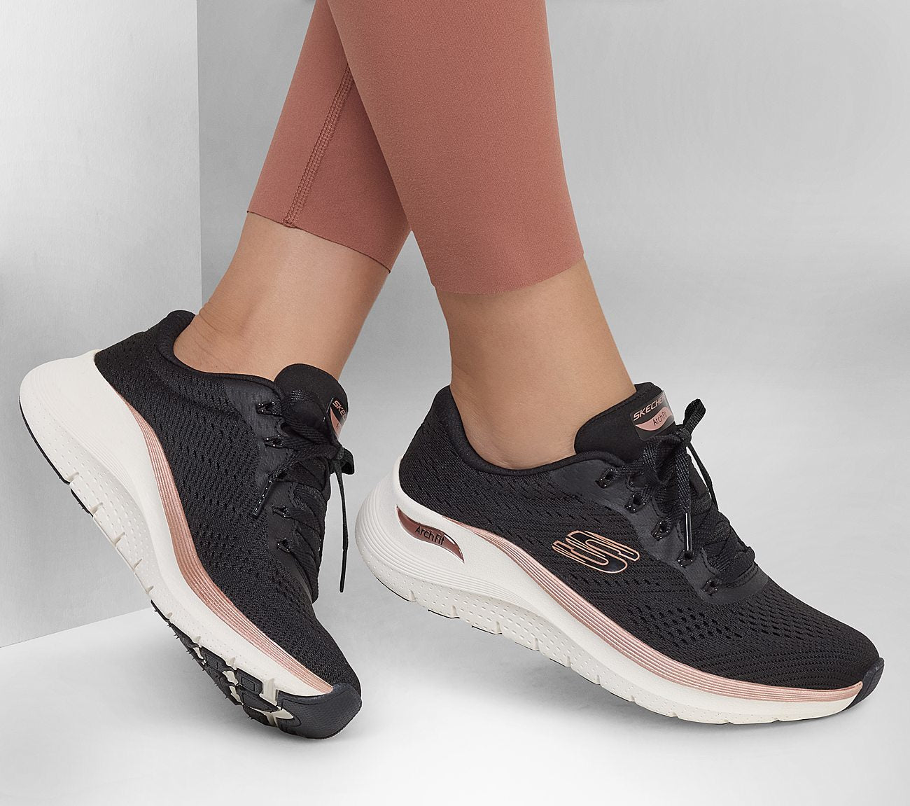 Skechers Παπούτσι Γυναικείο - Arch Fit 2.0 Glow The Distance - 150067-BKRG - Black